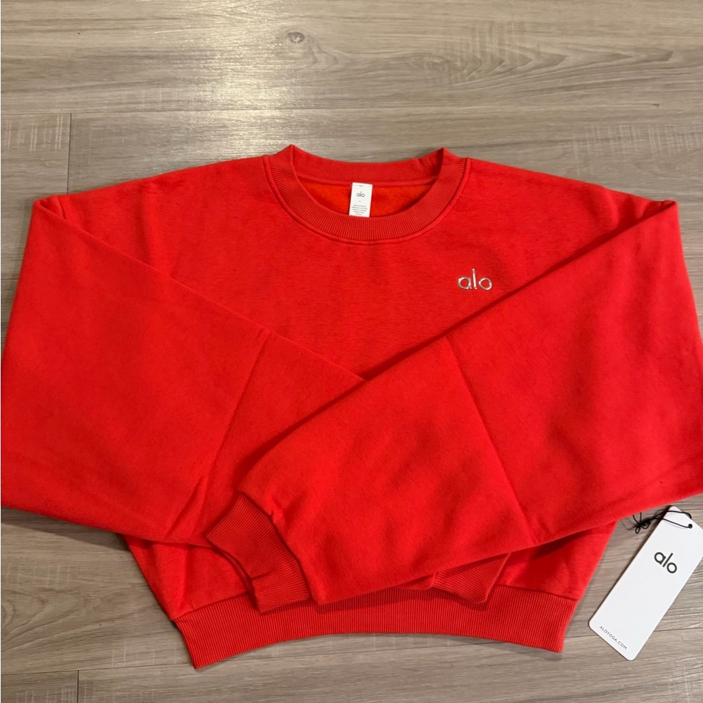 Alo Cropped Crewneck Sweatshirt in Bright Red